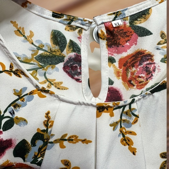 SHEIN Clasi Floral Print Petal Sleeve Fold Pleated‎ Detail Blouse - Picture 3 of 4